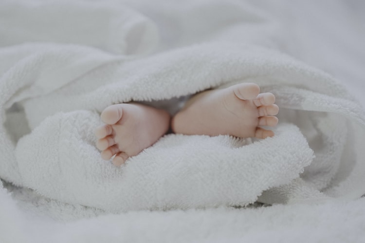 体温 赤ちゃん 赤ちゃんの体温 体温調節 赤ちゃん暑い 赤ちゃん寒い 足の裏 ぽよみー 育児ブログ ー